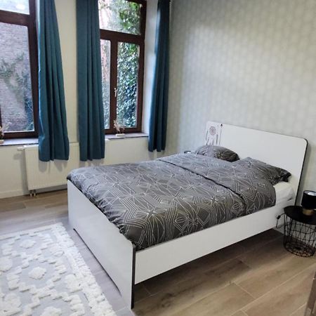 Au Pied Du Theatre Apartment Verviers Luaran gambar